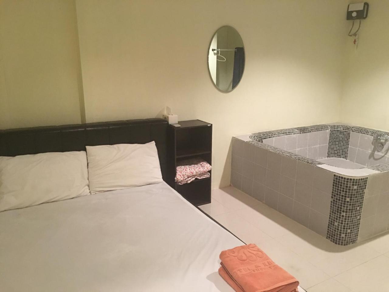 The Baan Nathong Pansiyon Bangkok Dış mekan fotoğraf
