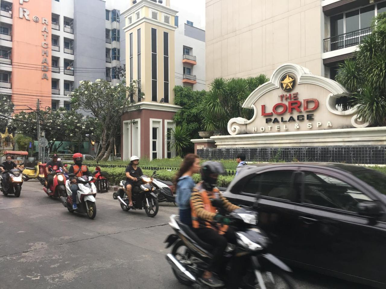 The Baan Nathong Pansiyon Bangkok Dış mekan fotoğraf